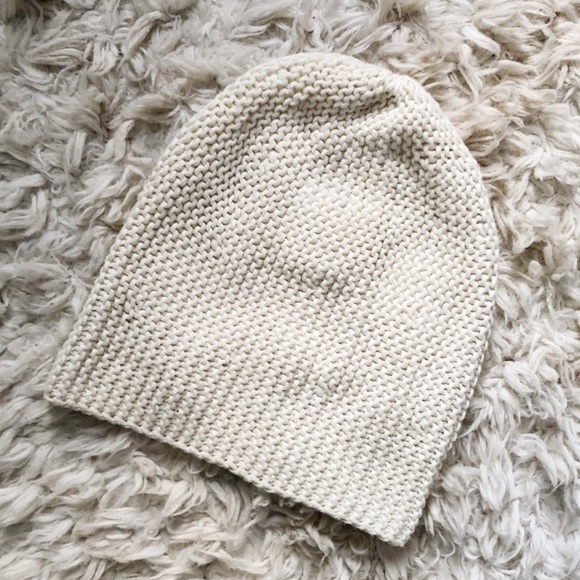 American Eagle Outfitters Accessories - American Eagle Cream/White Slouch Knit Beanie